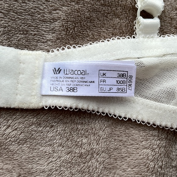 Wacoal Awareness Contour Wireless Bra 856167, Size 38B - Picture 12 of 16